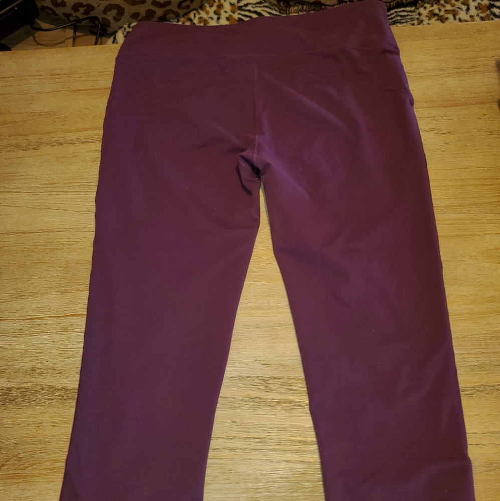 Burgundy leggings